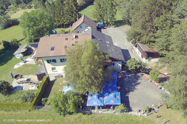 Ausflugsrestaurant mit Gartenrestaurant und angebautem Wohnhaus (665 m.ü.M) Ausflugsrestaurant mit Gartenrestaurant und angebautem Wohnhaus (665 m.ü.M)