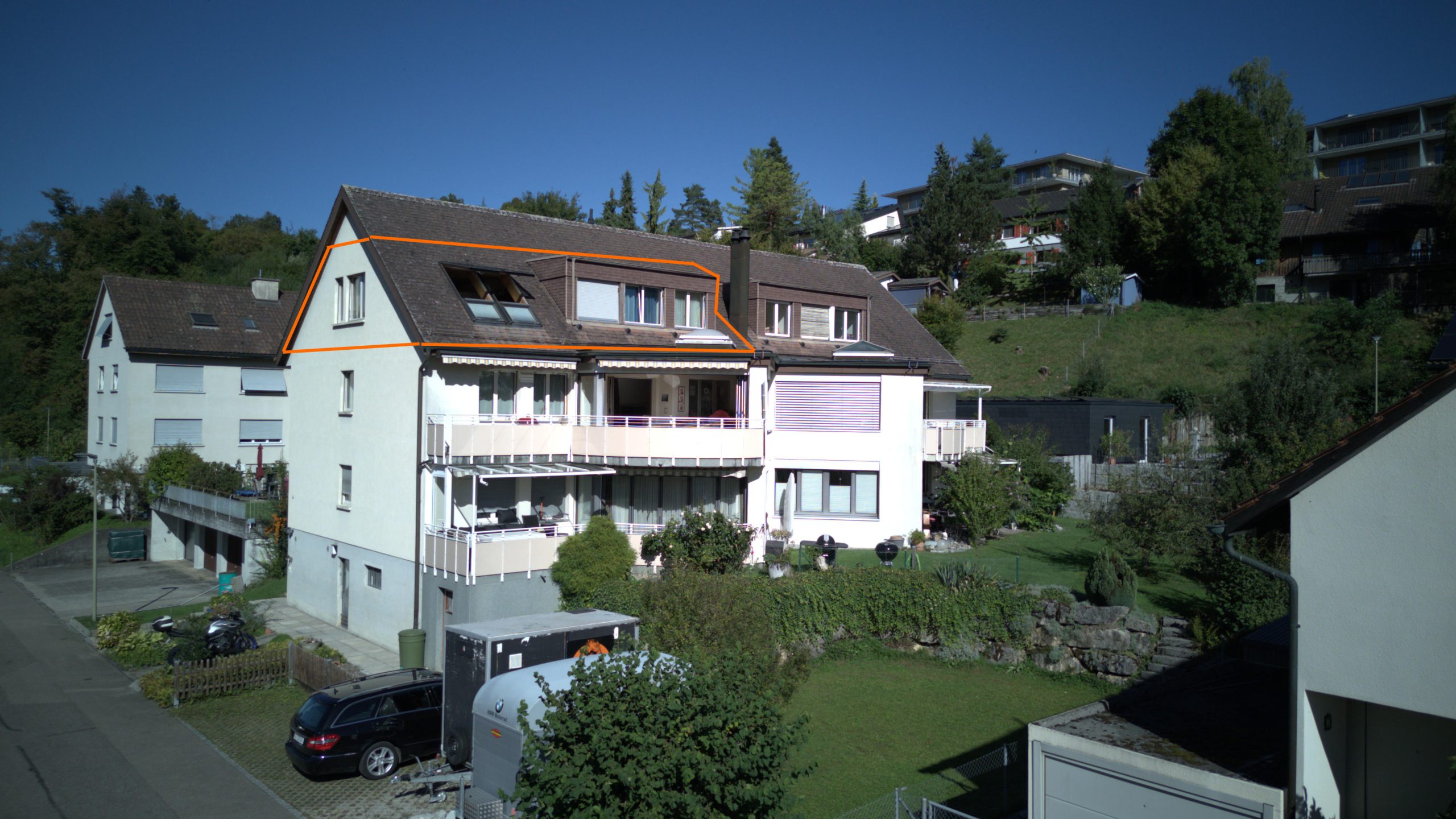 VERKAUFT !!!  ………………………………………………………………………………………….. Attraktive 3-Zimmer-Dachwohnung in ruhiger Lage von Hölstein