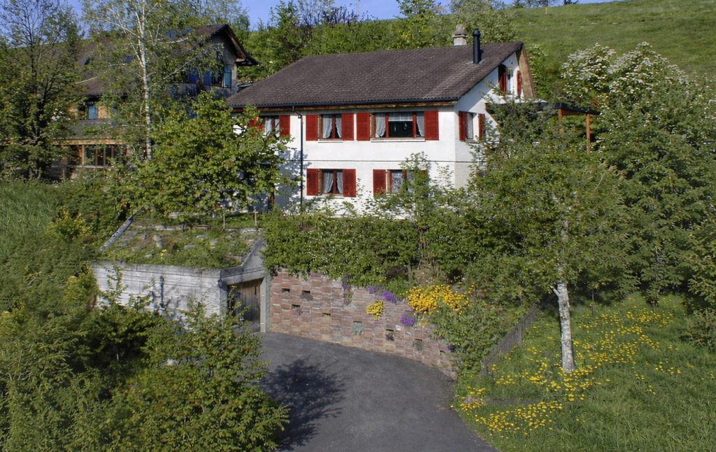 Freistehendes 6½-Zimmer-EFH an unverbaubarer Sonnenlage in Hölstein